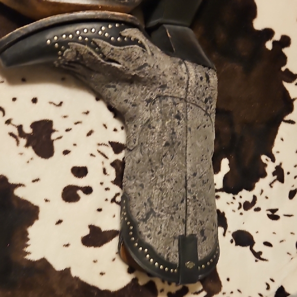 Harley-Davidson Black and Gray Studded Heeled Boots - Picture 6 of 12